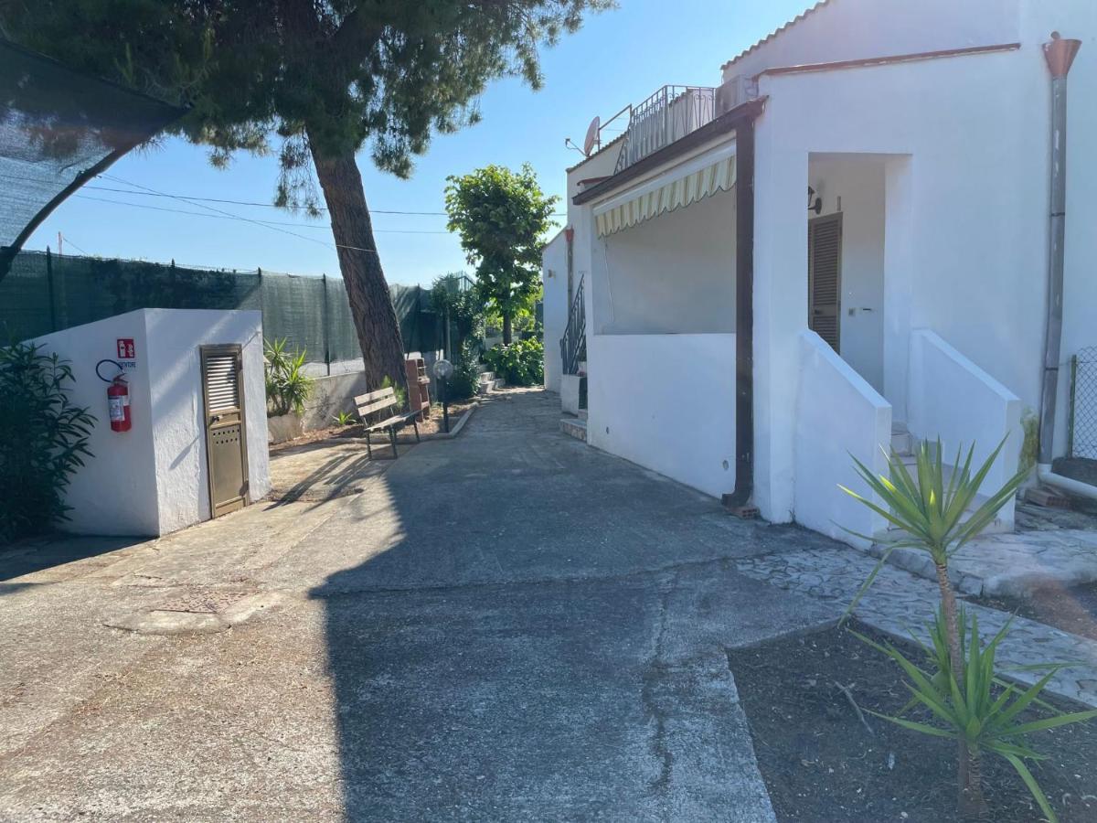 Appartamenti Le Porte Del Gargano В'єсте Екстер'єр фото