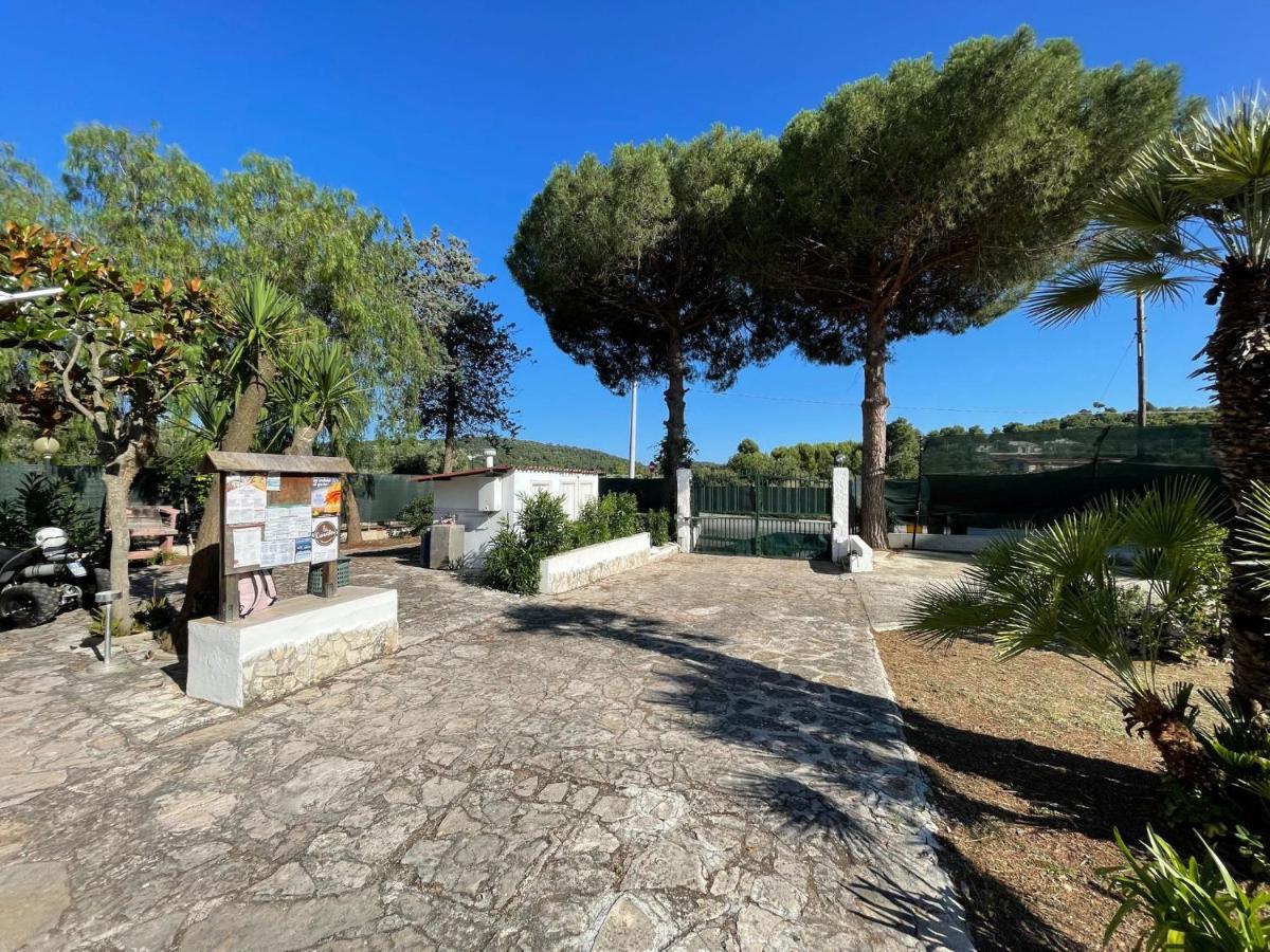 Appartamenti Le Porte Del Gargano В'єсте Екстер'єр фото